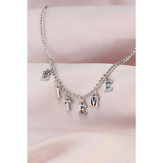 Yeni Sezon Biteme Yazılı Gümüş Renk Sallantılı Kadın Kolye - TJ-BKO5734