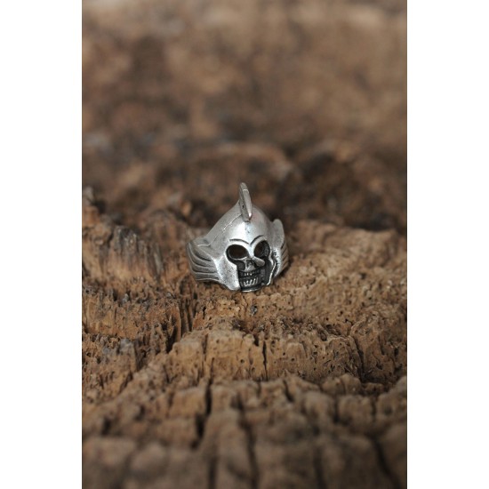 Ayarlanabilir Miğferli Kuru Kafa Tasarımlı Erkek Yüzük - TJ-EY386