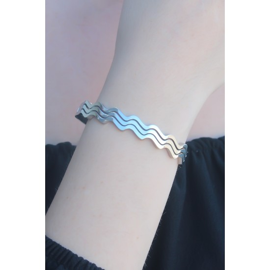 316L Kararmaz Çelik Gümüş Renk Dalga Model Kelepçe Kadın Bileklik - TJ-BB4636