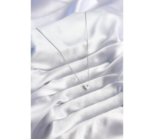 Gümüş Renk Beyaz Kalp Model Nazar Boncuk Detay Kadın Kolye - TJ-BKO8104
