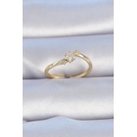 Pirinç Gold Renk Beyaz Çiçek Model Zirkon Taş Detay Kadın Yüzük TJ-BYK3322