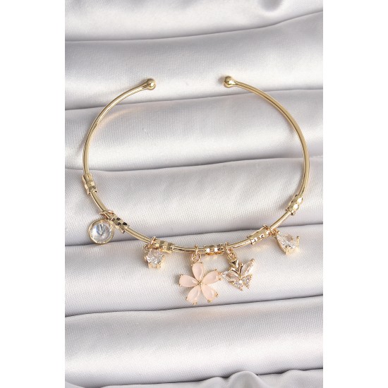 Pirinç Gold Renk Sallantı Pembe Mineli Çiçek Figür Zirkon Taşlı Kelebek Detay Charm Kadın Bileklik - TJ-BB6891