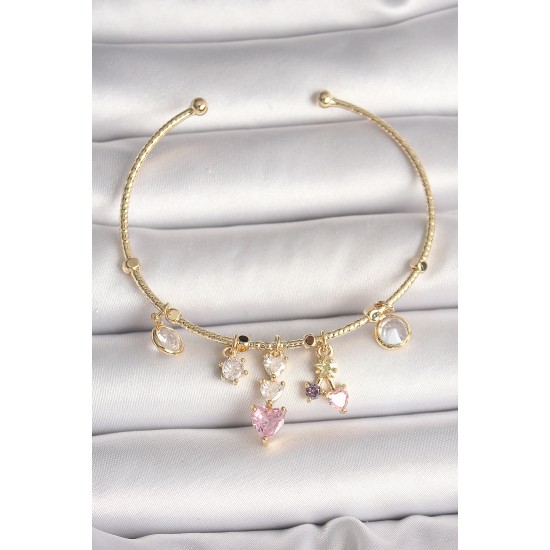 Pirinç Gold Renk Sallantı Zirkon Taşlı Kalp Figür Pembe Kalp Detay Charm Kadın Bileklik - TJ-BB6897