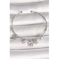 Pirinç Gümüş Renk Sallantı Zirkon Taşlı Ayıcık Figür Taç Detay Charm Kadın Bileklik - TJ-BB6907