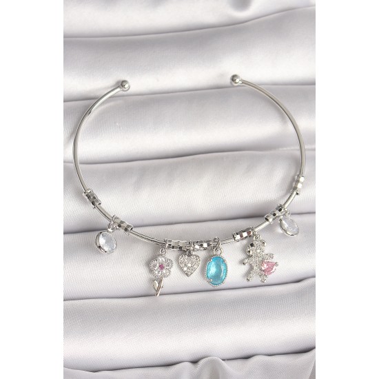 Pirinç Gümüş Renk Sallantı Zirkon Taşlı Ayıcık Figür Çiçek Detay Charm Kadın Bileklik - TJ-BB6908