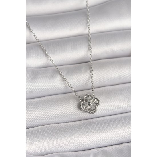 316L Çelik Gümüş Renk İşleme Detaylı Yonca Model Kadın Kolye - TJ-BKO10016