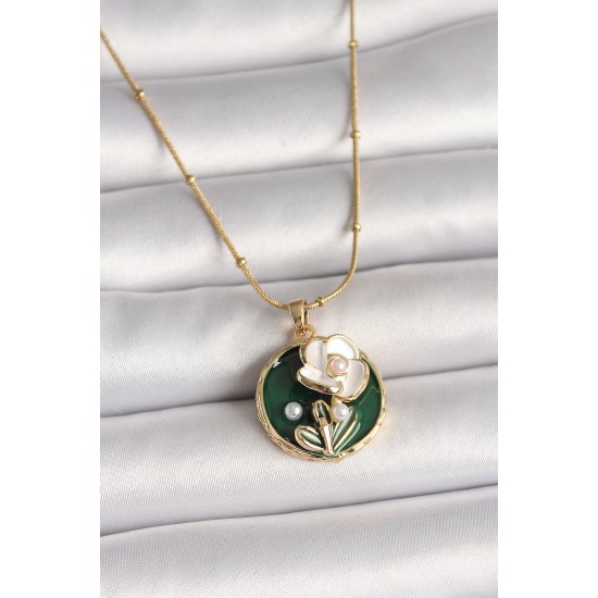 316L Çelik Gold Renk Beyaz Çiçek İşlemeli İnci Detaylı Yeşil Portre Model Kadın Kolye - TJ-BKO10023