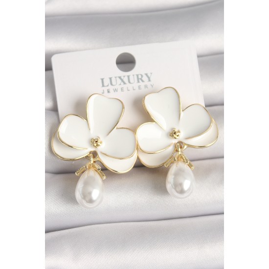 Pirinç Gold Renk Beyaz Çiçek Model Damla İnci Detay Kadın Küpe - TJ-BKP10459