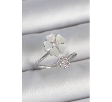 Pirinç Gümüş Renk Beyaz Mineli Çiçek Model Zirkon Taş Detay Kadın Yüzük - TJ-BYK3712