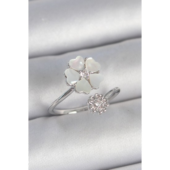 Pirinç Gümüş Renk Beyaz Mineli Çiçek Model Zirkon Taş Detay Kadın Yüzük - TJ-BYK3712