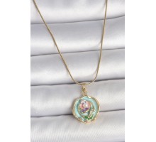 316L Çelik Gold Renk Zincir Turkuaz Pembe Mor Çiçek İşlemeli İnci Detay Portre Model Kadın Kolye - TJ-BKO10073