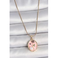 316L Çelik Gold Renk Zincir Pembe Çiçek İşlemeli İnci Detay Portre Model Kadın Kolye TJ-BKO10077