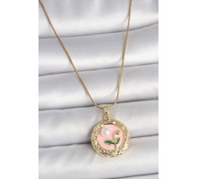316L Çelik Gold Renk Zincir Pembe Çiçek İşlemeli inci Detay Portre Model Kadın Kolye - TJ-BKO10079