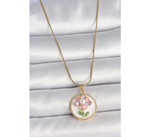 316L Çelik Gold Renk Zincir Beyaz Renkli Çiçek İşlemeli İnci Detay Portre Model Kadın Kolye - TJ-BKO10085