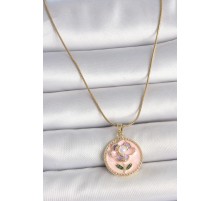 316L Çelik Gold Renk Zincir Pembe Çiçek İşlemeli İnci Detay Portre Model Kadın Kolye - TJ-BKO10087