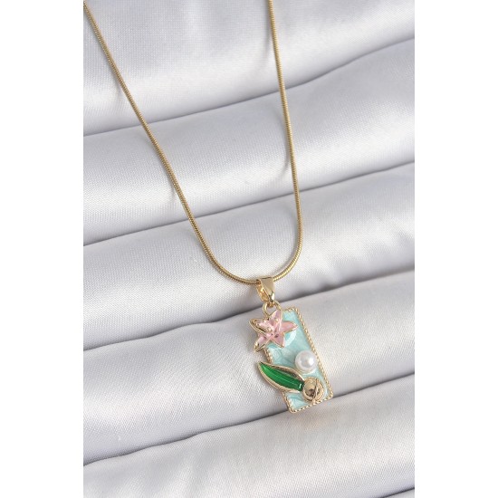 316L Çelik Gold Renk Zincir Mavi Mineli Pembe Çiçek İşlemeli İnci Detay Dikdörtgen Portre Model Kadın Kolye - TJ-BKO10136