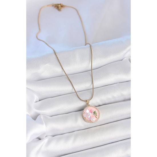 316L Çelik Gold Renk Zincir Zirkon Taşlı Pembe Mineli Çiçek İşlemeli İnci Detay Portre Model Kadın Kolye - TJ-BKO10139