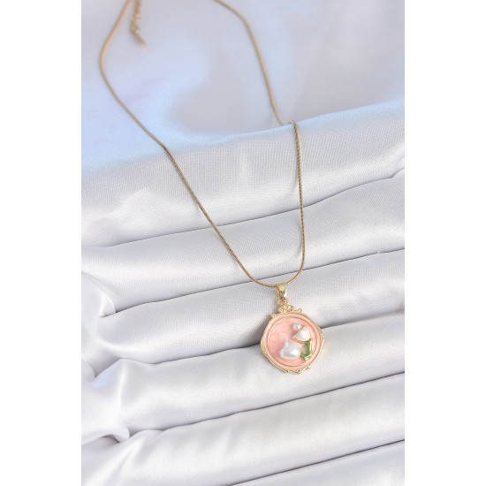 316L Çelik Gold Renk Zincir Pembe Mineli İncili Çiçek İşlemeli Portre Model Kadın Kolye - TJ-BKO10151