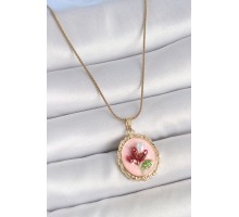 316L Çelik Gold Renk Zincir Pembe Mineli İncili Çiçek İşlemeli Portre Model Kadın Kolye - TJ-BKO10155