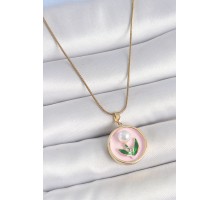 316L Çelik Gold Renk Zincir Pembe Mineli İncili Çiçek İşlemeli Portre Model Kadın Kolye - TJ-BKO10169