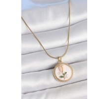 316L Çelik Gold Renk Beyaz Mineli İncili Çiçek İşlemeli Portre Model Kadın Kolye - TJ-BKO10180