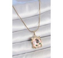 316L Çelik Gold Renk Zincir Pembe Mineli Çiçek İşlemli İnci Detay Portre Model Kadın Kolye - TJ-BKO10185