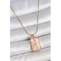 316L Çelik Gold Renk Zincir Pembe Mineli İncli Çiçek İşlemeli Portre Model Kadın Kolye TJ-BKO10193