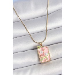 316L Çelik Gold Renk Zincir Pembe Mineli İncli Çiçek İşlemeli Portre Model Kadın Kolye TJ-BKO10193