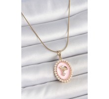 316L Çelik Gold Renk Zincir Pembe Mineli İncli Zirkon Taşlı Çiçek İşlemeli Portre Model Kadın Kolye - TJ-BKO10194