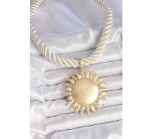 Kırık Beyaz Halat Model Gold Renk Güneş Figürlü Pirinç Kolye - TJ-BKO10224