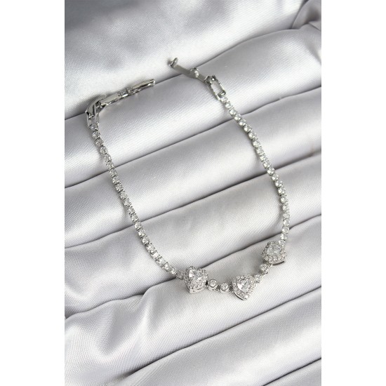 Pirinç Sıralı Kalp Figürlü Zirkon Taşlı Gümüş Renk Kadın Bileklik - TJ-BB6980