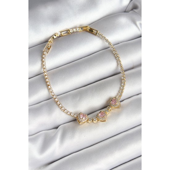 Pirinç Sıralı Pembe Kalp Figürlü Zirkon Taşlı Gold Renk Kadın Bileklik - TJ-BB6983