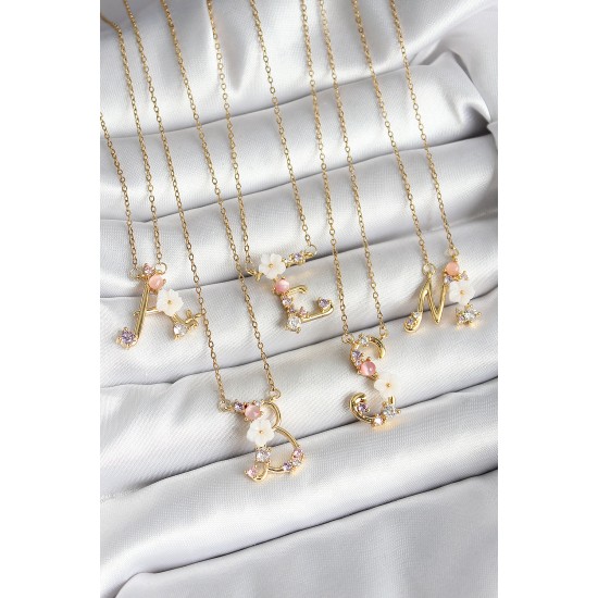 316L Çelik Gold Renk Zirkon Taşlı Çiçek Detaylı Harf Kolye 24'lü Paket Kolye - TJ-BKO10238