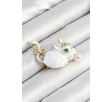Zirkon Taşlı İnci Detaylı Beyaz 3D Kedi Figürlü Gold Renk Kadın Broş - TJ-BR440