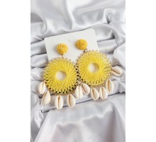 Sarı Hasır Örgü Sarmal Model Sallantılı Deniz Kabuğu Detaylı Gold Renk Kadın Küpe - TJ-BKP10726