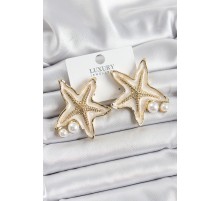 Pirinç Deniz Kabuğu Figürlü İnci Detaylı Gold Renk Kadın Küpe - TJ-BKP10740