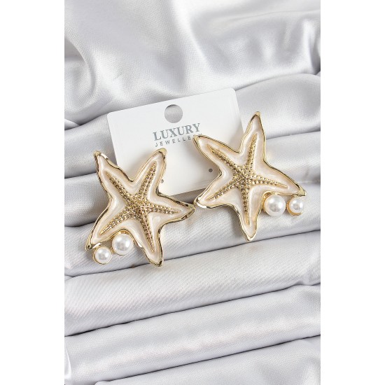 Pirinç Deniz Kabuğu Figürlü İnci Detaylı Gold Renk Kadın Küpe - TJ-BKP10740