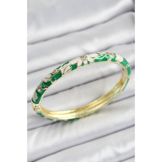 Mineli Pirinç Gold Renk Yeşil Çiçek Desen Motifli Kadın Kelepçe - TJ-BB7140