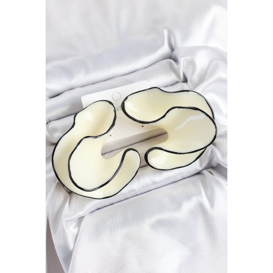 Siyah Çizgi Detaylı Krem Renk Kemik Model Kadın Küpe - TJ-BKP10741