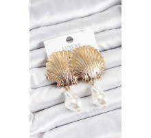 Pirinç İstiridye Model Sallantılı İnci Detaylı Gold Renk kadın Küpe - TJ-BKP10745