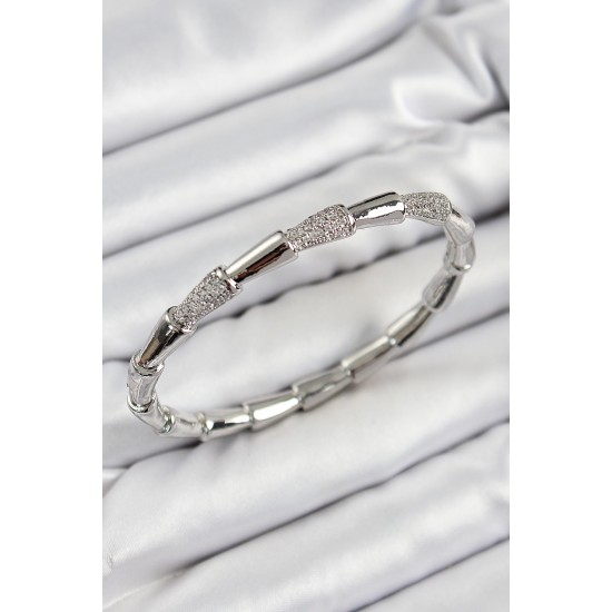 Pirinç Zirkon Taşlı Kemik Model Gümüş Renk Vip Kadın Bileklik - TJ-BB7340