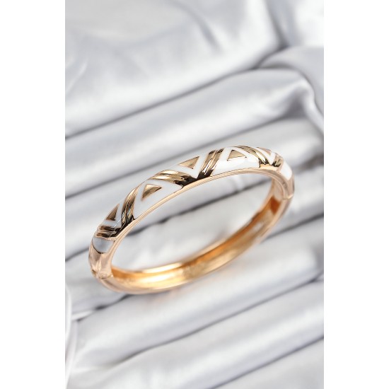 Mineli Pirinç Beyaz Üçgen Motifli Gold Renk Kadın Kelepçe - TJ-BB7380