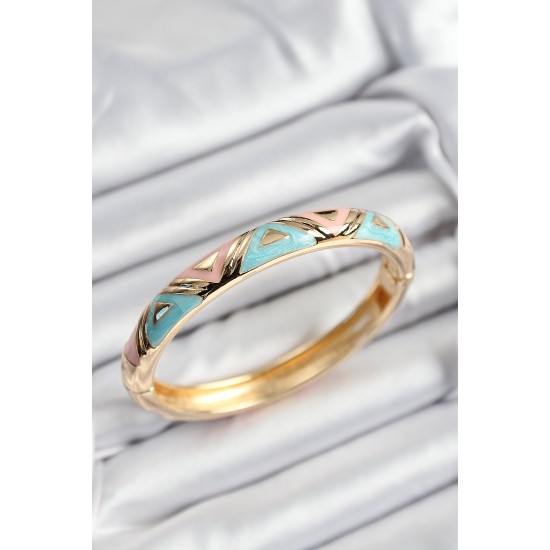 Mineli Pirinç Pembe Ve Mavi Üçgen Motifli Gold Renk Kadın Kelepçe - TJ-BB7381