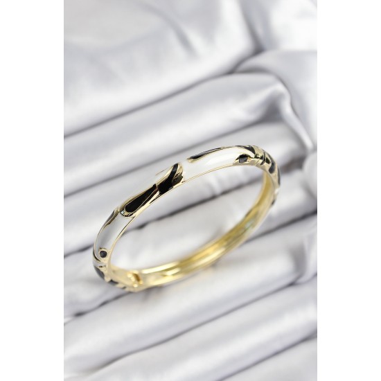 Mineli Pirinç Siyah Ve Beyaz Mermer Motifli Gold Renk Kadın Kelepçe - TJ-BB7393