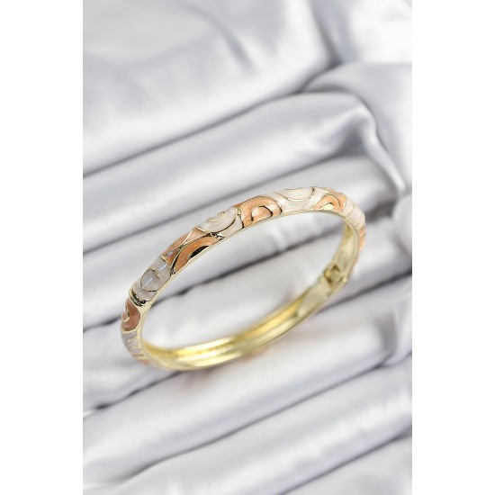 Mineli Pirinç Krem Ve Yavru Ağzı Sarmal Motifli Gold Renk Kadın Kelepçe - TJ-BB7408