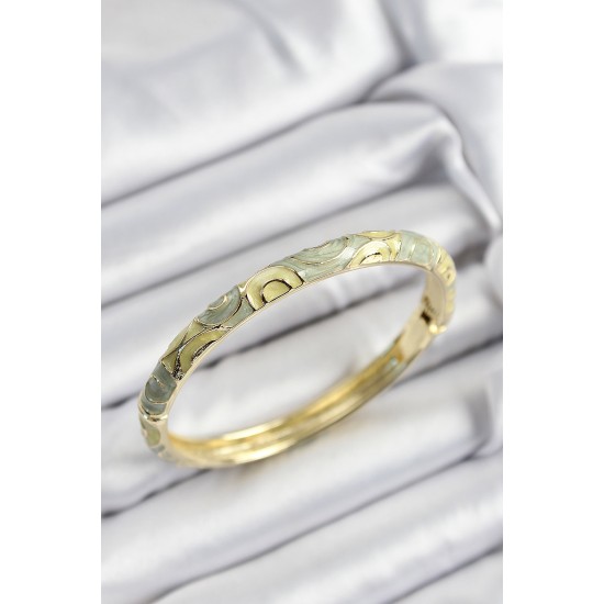 Mineli Pirinç Yeşil Sarmal Motifli Gold Renk Kadın Kelepçe - TJ-BB7411