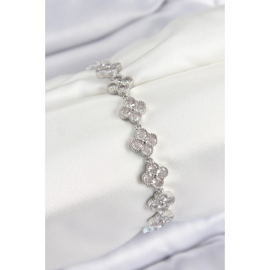 Pirinç Zirkon Taşlı Yonca Model Gümüş Renk VIP Seri Kadın Bileklik - TJ-BB7519