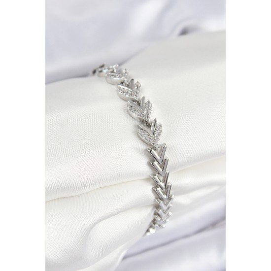 Pirinç Zirkon Taşlı Sıralı Ok Model Gümüş Renk Kadın Bileklik - TJ-BB7526