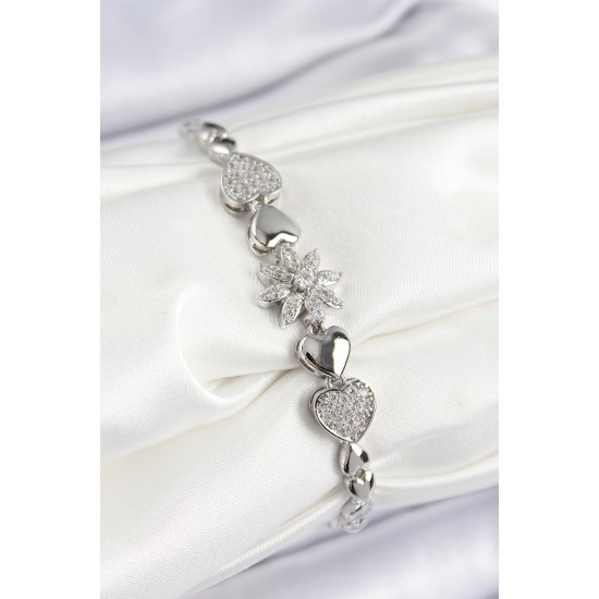 Pirinç Zirkon Taşlı Kalp Detaylı Çiçek Model Gümüş Renk Kadın Bileklik - TJ-BB7528