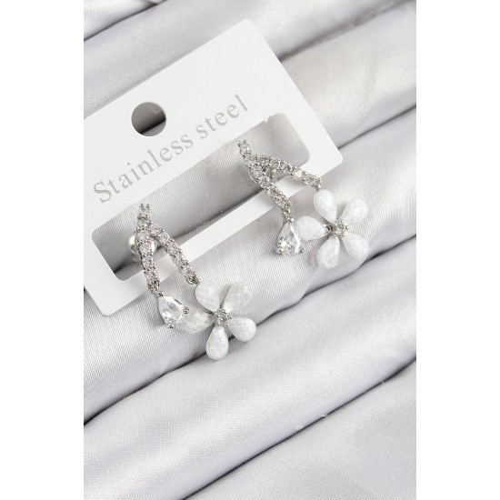 Pirinç Zirkon Taşlı Papatya Model Gümüş Renk Kadın Küpe - TJ-BKP11111